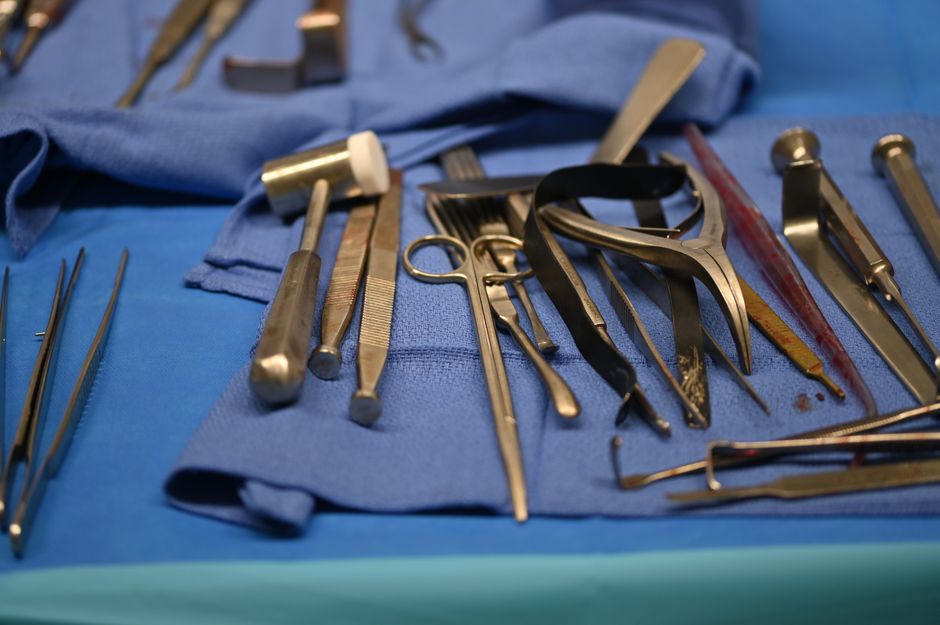 Robotic surgical system in use during a minimally invasive reproductive procedure at a Korean hospital